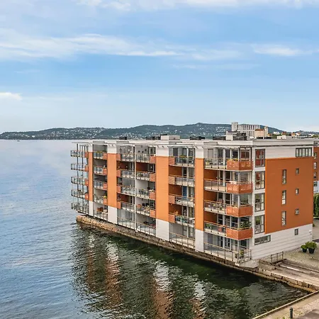 Dinbnb I On Island I Terrace And Grill I Free Parking