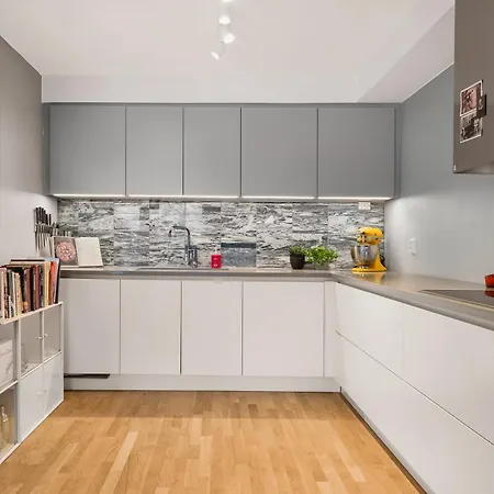 Dinbnb I On Island I Terrace And Grill I Free Parking Apartment